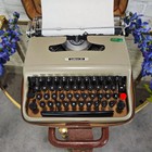 Foto 1 di 10