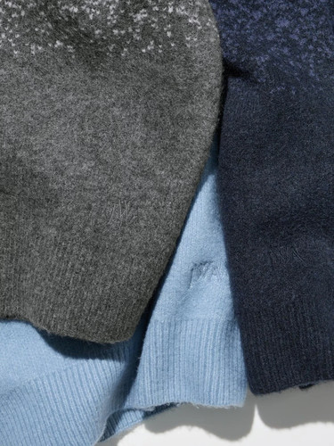 UNIQLO x JW ANDERSON Souffle Yarn Gradient crew neck sweater 479840 Japan New - Picture 2 of 13