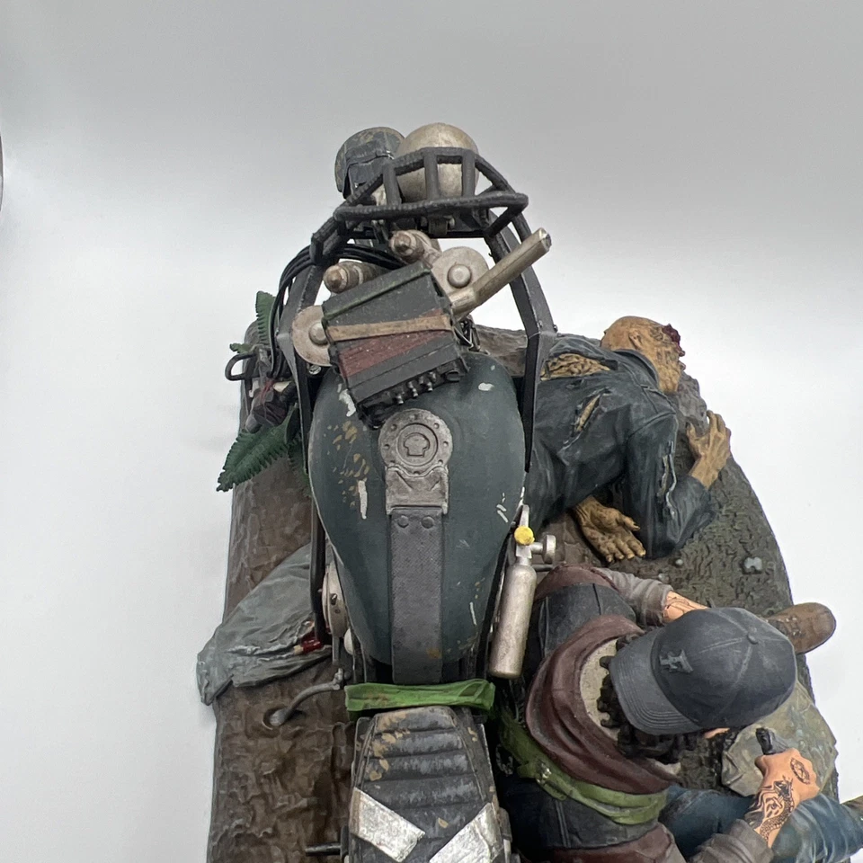 Estatua Days Gone Deacon de Days Gone Edición Coleccionista PS4. Foto 4 de 4