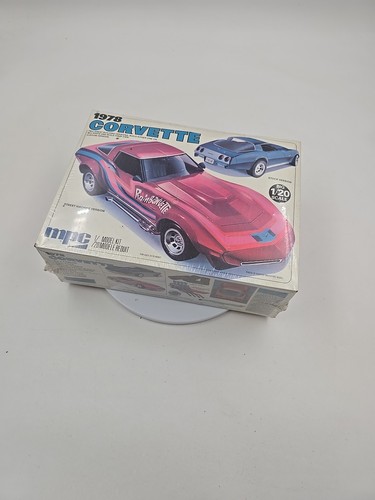  1978 CORVETTE "RAINBOWVETTE" VINTAGE 1/20 SCALE MODEL KIT SEALED/NEW - Picture 1 of 12