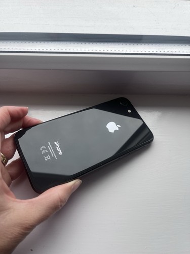 iPhone 8 64GB Unlocked - Picture 3 of 8