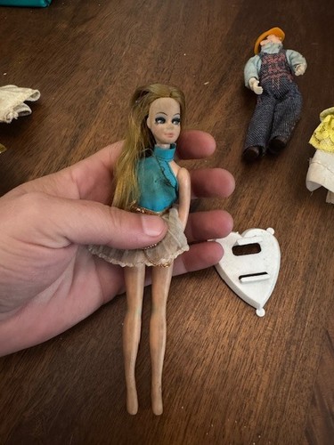 Vintage Barbie Dawn Mego Small Talk Doll Cases Clothes Toys Lot 60s 70s M02 - Bild 16 von 24