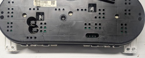 KIA FORTE     2010 Speedometer ID 94021-1M021   Unknown Mileage Car Was Wrecked  - Foto 3 di 5