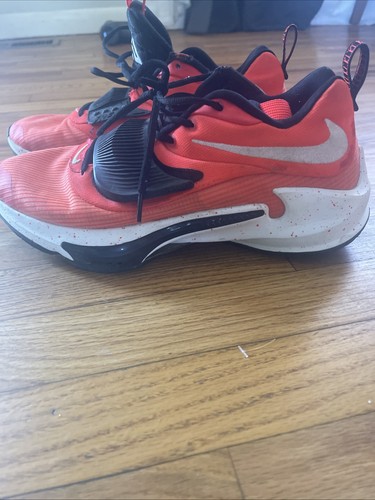 Nike Zoom Freak 3 Herren Größe 11 Basketballschuhe DA7845 600 Giannis Griechisch Purpurrot - Bild 2 von 12