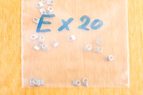 Case clamp mounting tab E (2.2x1.5mm) 20 pieces for ETA Valjoux movements