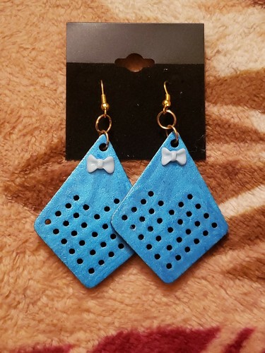 Schöne handgefertigte blaue Diamant Holz Ohrhänger - Bild 5 von 5