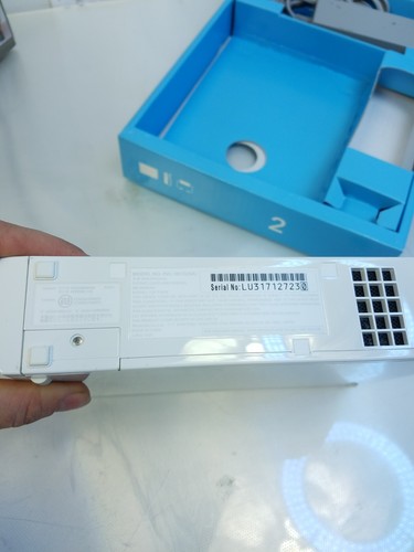Nintendo Wii RVL-001 Gaming Console (White) Pre-owned - Picture 6 of 12