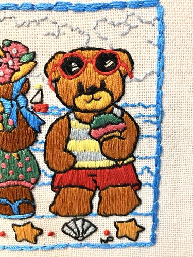 Vintage Framed Crewel Embroidery Teddy Bear Beach Wall Art Nursery Cottagecore - Picture 4 of 8