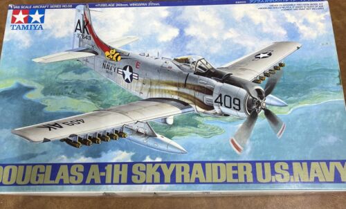 Tamiya 1/48 A-1H Skyraider 'U.S. Navy' #61058 Model Kit new sealed parts