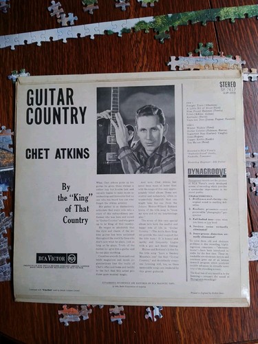 CHET ATKINS - GUITAR COUNTRY - (1963) RCA RD7617 STEREO LP RECORD NEAR MINT  - Picture 2 of 4