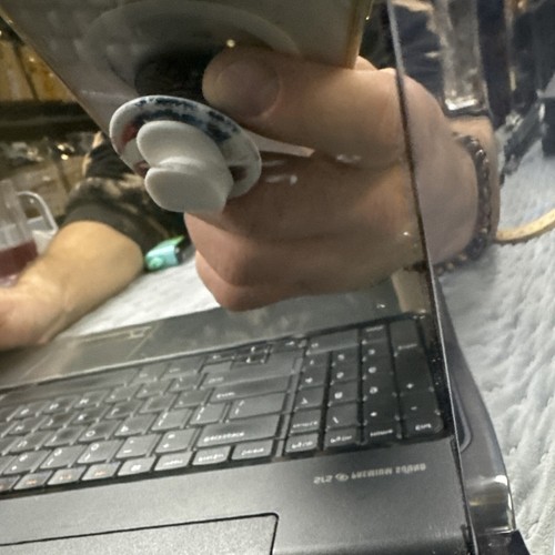 Dell Inspiron 1564 Laptop Black Working Turns on - Picture 7 of 19
