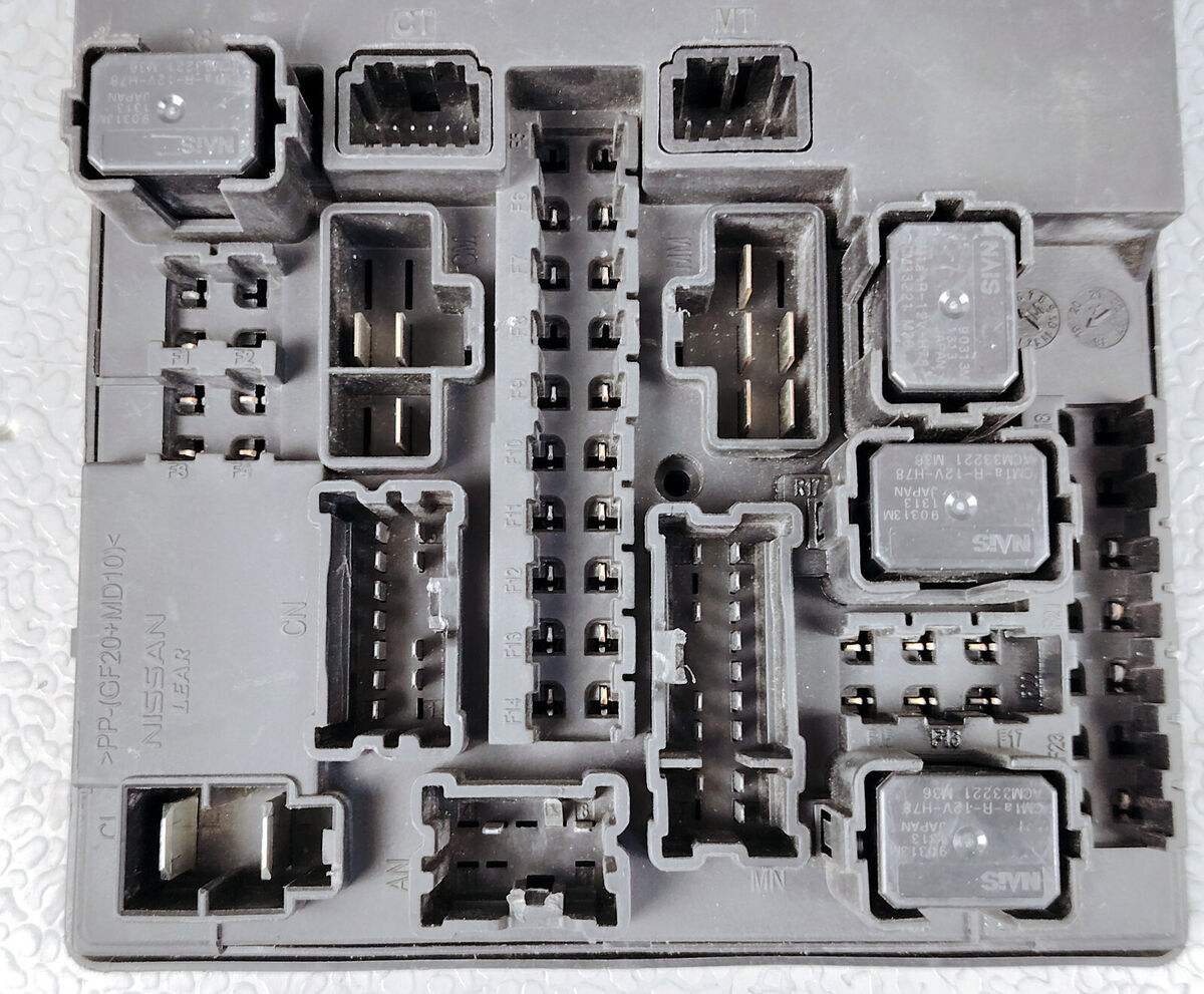 2009 NISSAN Cube Z12 fuse box controle unit IPDM 284b7 1fa5a 2009 NISSAN Cube Z12 fuse box controle unit IPDM 284b7 1fa5a