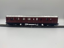 R4389 Hornby LMS Brake Coach 5200