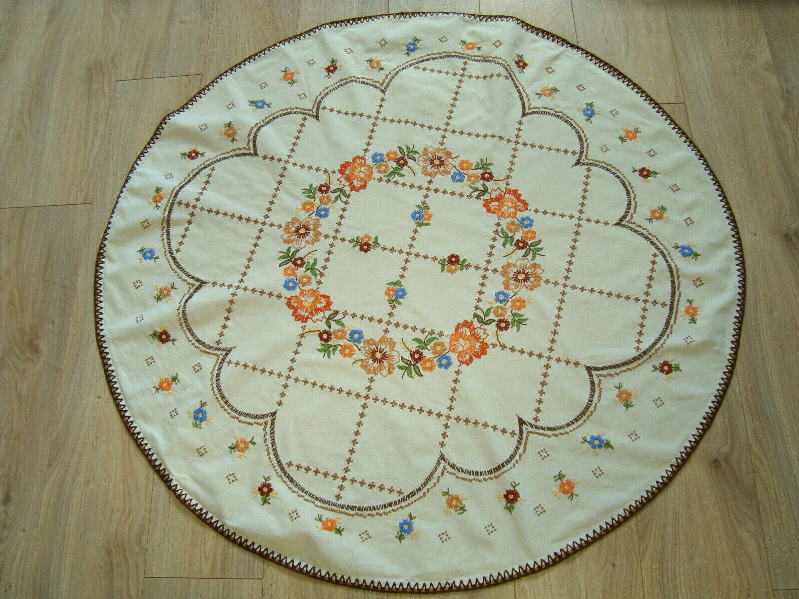 Picture 2 of 8