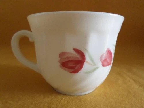ARCOPAL FRANCE COFFEE / TEA CUP VINTAGE MILK GLASS RED FLORAL MULTIPLE AVAILABLE