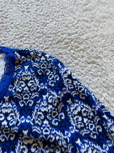 Laura Ashley Women Geometric 3/4 Sleeve Lace Crew Neck Blouse Blue Size M - Picture 4 of 9