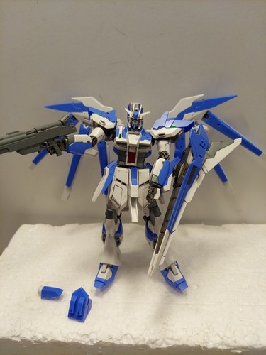 Traje Móvil Bandai Hi-Nu Gundam (RG) Gundam Modelo Tatsuya Yuukis - Imagen 1 de 15