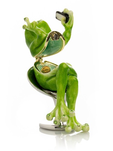 Keren Kopal Frog Taking a Selfie  Trinket Box Decorated with Austrian Crystals - Picture 8 of 18