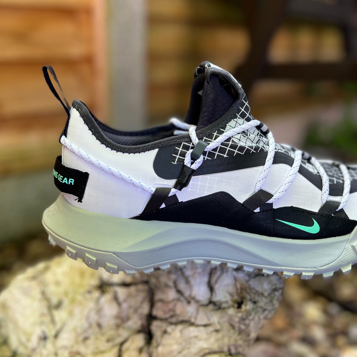 Nike ACG Mountain Fly Low SE DO9334 100 UK7 US8 EUR41 HIKING