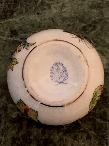 A Lovely and rare Herend Small vase, depicting Butterflies and flower bouquets - Picture 14 of 15