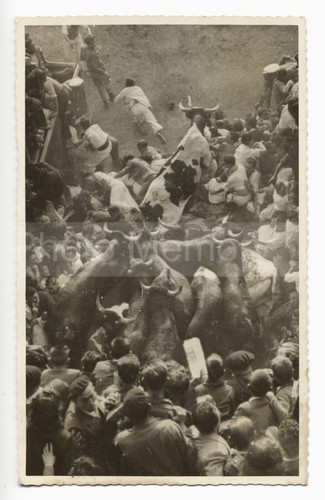 Pampelune : lâcher de Taureaux, par Roldan - Photo vintage c. 1950, tauromachie - Picture 2 of 5
