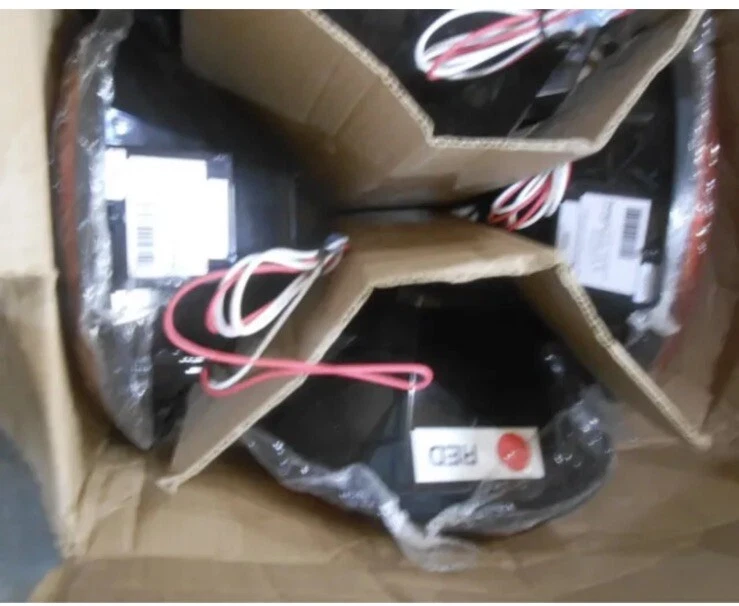 New (Qty-4) DAILIGHT 12" Red Traffic Light 433-1210-003X image 2