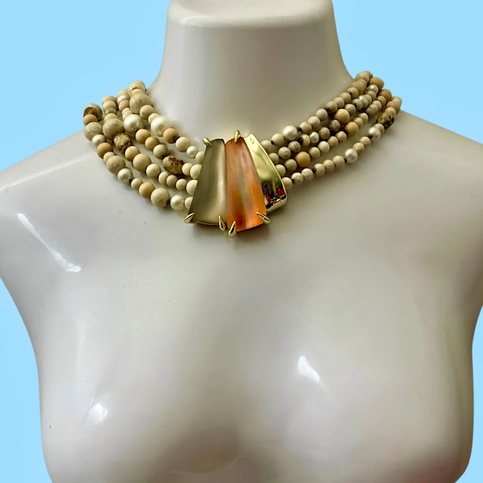 COLLAR DRAPEADO ALEXIS BITTAR DESIERTO JAZMÍN MELOCOTÓN LUCITE JASPE DESCUENTO  Foto 2 de 4