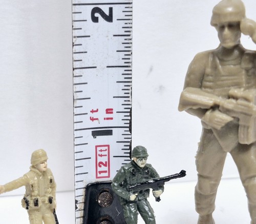 vintage army men figures lot, Micro Soldier's, & GI Joe Bulldozer 005673 - Picture 3 of 19