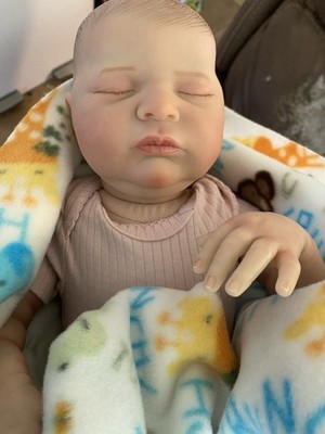 55cm Lifelike Reborn Baby Doll Laura Sleeping Newborn Vinyl Cloth Body