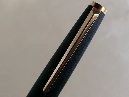 Montblanc 220 Fountain Pen Matte Finished 14K F Nib - 第 5/13 張圖片