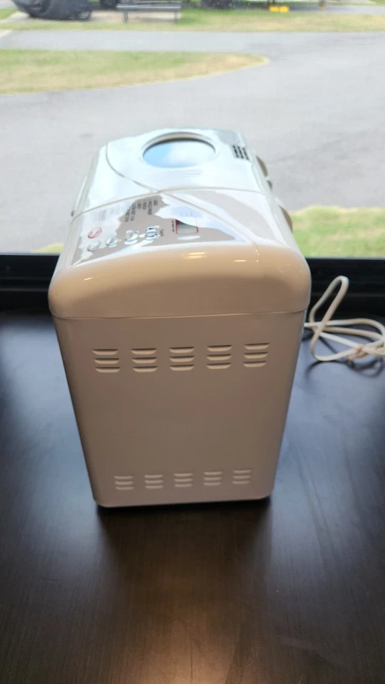 WELBILT THE 1 HR. 2 lb. MÁQUINA DE PAN MODELO ABM8200 Foto 3 de 4