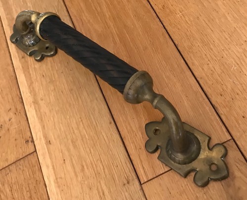ANTIQUE VICTORIAN GOTHIC ARTS/CRAFTS BRASS CHURCH PULL DOOR HANDLE 15’Long - Picture 2 of 11