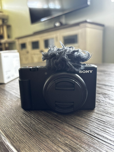 Sony ZV-1F 20.1MP Vlogging Camera - Black - Picture 2 of 12