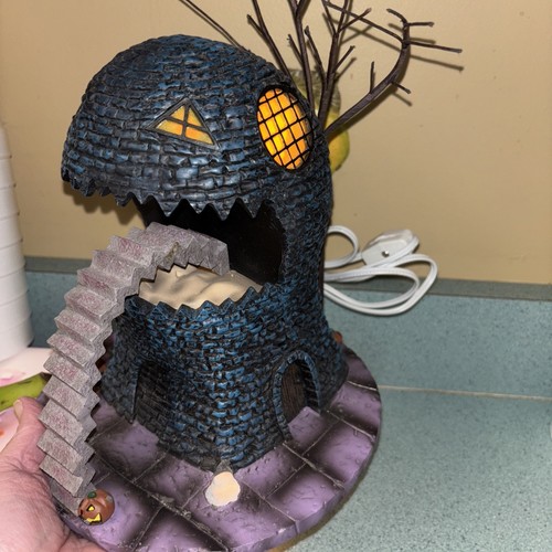 Hawthorne Village Disney Nightmare Before Christmas Lizard House - Picture 13 of 13