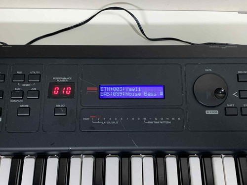 Yamaha MX61 61-Key Synthesizer – Motif Engine, USB MIDI, Power Cord Included - Picture 7 of 12