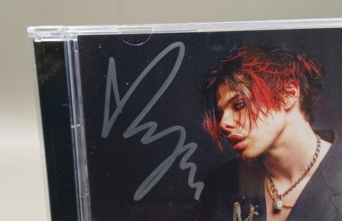 Yungblud - Yungblud Hand Signed CD - Picture 2 of 9