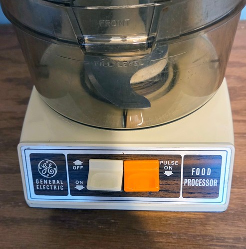 Vintage GE Food Processor Model D4FP1 w/ Shredding Disc - Working. Great Power - Picture 7 of 9