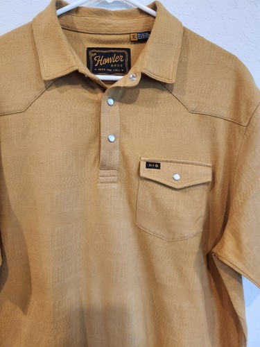 Camisa Polo Howler Brothers XL Para Hombre Oro Mostaza A Presión Bolsillo Occidental Logo H+B - Imagen 3 de 9
