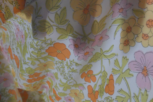 Sheer Floral 70's Fabric Vtg Silky Polyester Retro Cottage Boho Hippy 46x92 - Picture 5 of 5