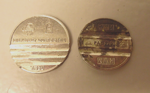 Ficha italiana Gettone Automati Bev (1) y fichas arcade tragamonedas de Massachusetts (4) - Imagen 4 de 6