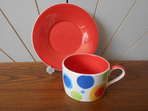 SPOT AND CIRCLE beautiful spotty pattern cup and saucer WHITTARD red/blue/green - Picture 4 of 5