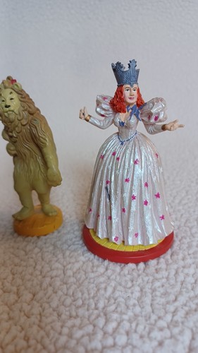 Wizard Of Oz Figurines Lot Of 4 Loew's Ren Scarecrow, Tin Man, Lion, And Glinda - Picture 4 of 10