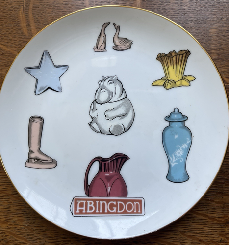 ABINGDON POTTERY COLLECTORS CLUB 1986 GEDENKTELLER MIT FORMEN