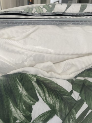 Full/queen Comforter Set Lorelai Reversible Palm-Print Damaged! - Picture 10 of 12