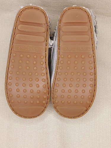 Minnetonka Baby Toddler Size 6 Moccasins Metallic Silver - Picture 8 of 11