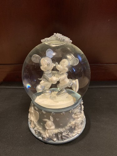 Disney Mickey & Minnie Schneeflocke Schneekugel Special Edition 2002 - Bild 1 von 9