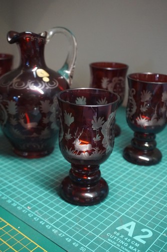 Alfred Taube Vohenstrauß Kristall Krug rot mit Gläsern Hirsch Jagd - Bild 4 von 9