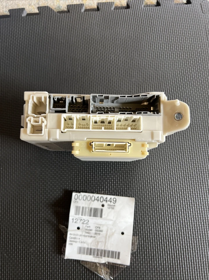 Módulo de caja de conexiones relé de caja de fusibles Lexus GS350 2010 82730-30A55  Foto 2 de 4