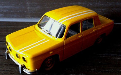 Modellauto Renault 8 Gordini Gelb Druckguss 1:43 Neu/ OVP Mondo Motors - Bild 1 von 3