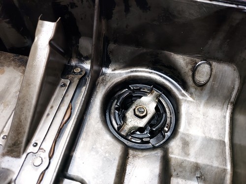 MITSUBISHI SHOGUN MK3 3.2 DIESEL ROCKER COVER - Picture 10 of 12